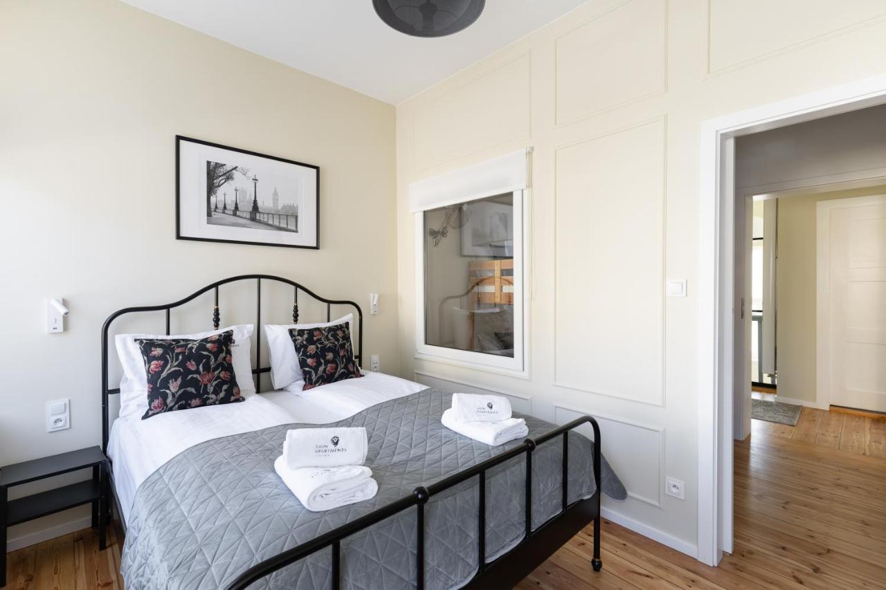 Lion - London Apartment